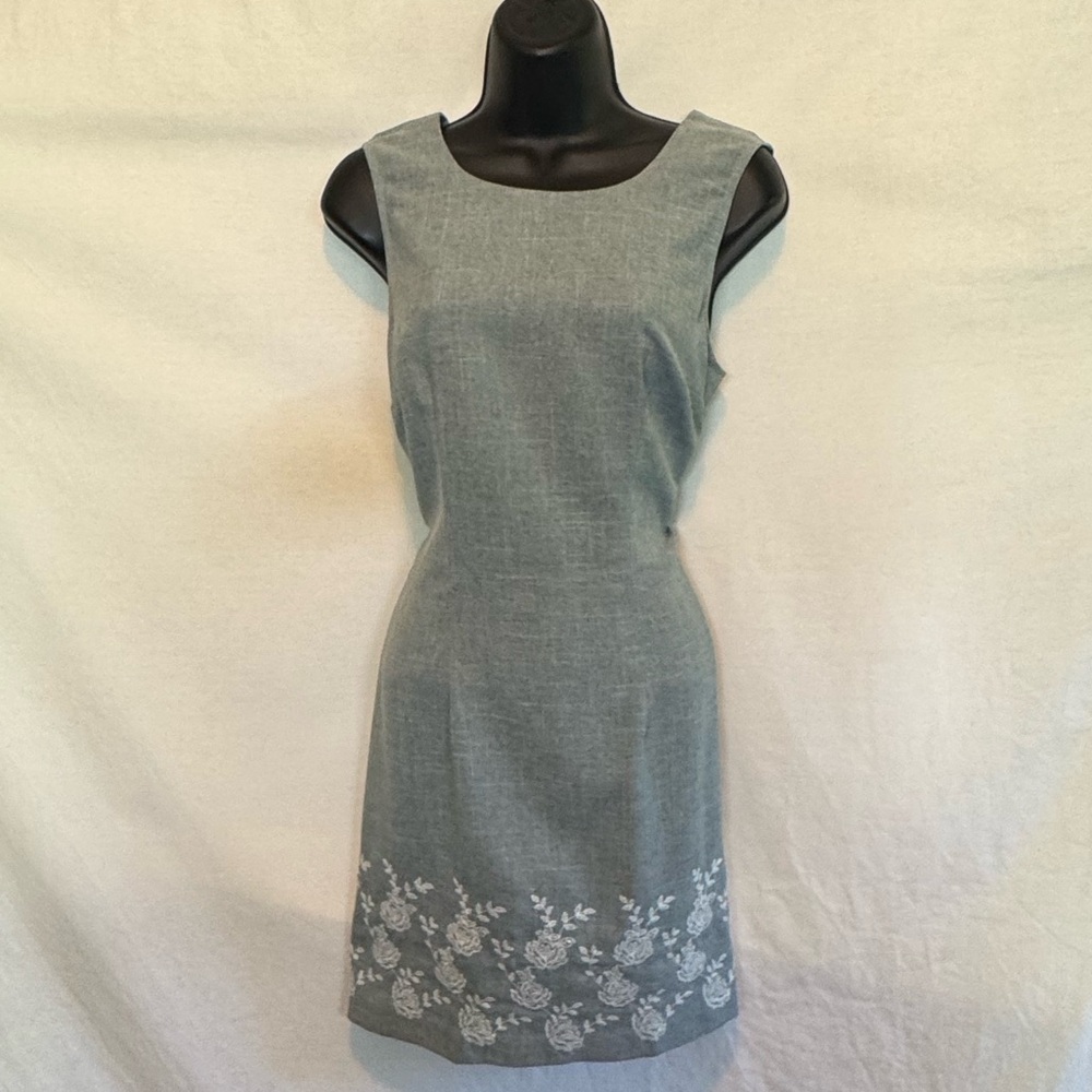 F-132 City Studio Vintage Gray Embroidered Sleeveless MIDI Dress Size‎ 9
